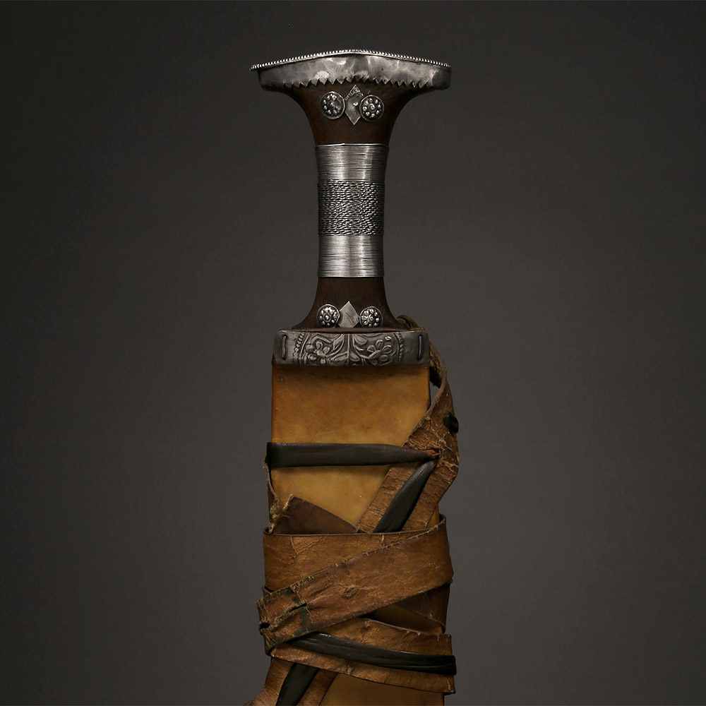 Asymmetrical Dagger in Sheath, Gilê, Danakil, Afar, Issa, Ethiopia / Djibouti