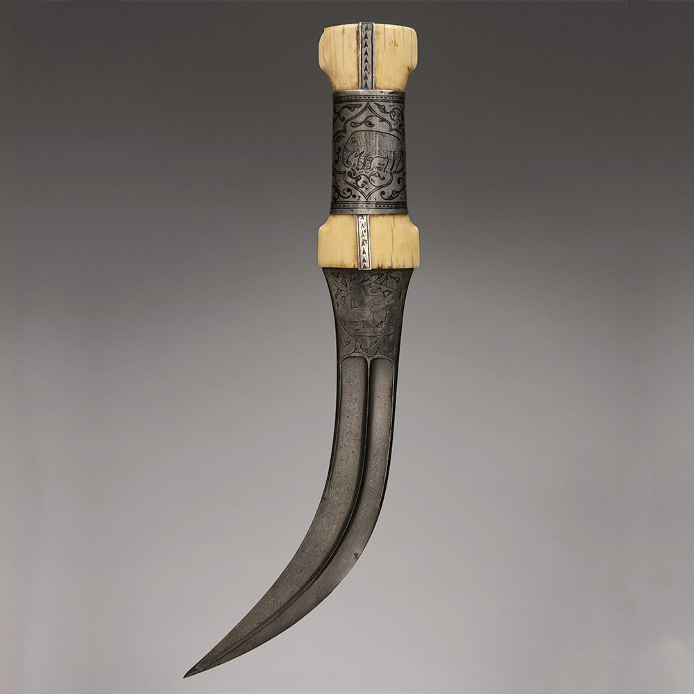 Walrus Indo Persian Qajar Khanjar Dagger 19th Century Decorated Damascus Blade